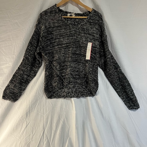 NWT Universal Thread woman’s v neck gray sweater xs - Picture 1 of 4
